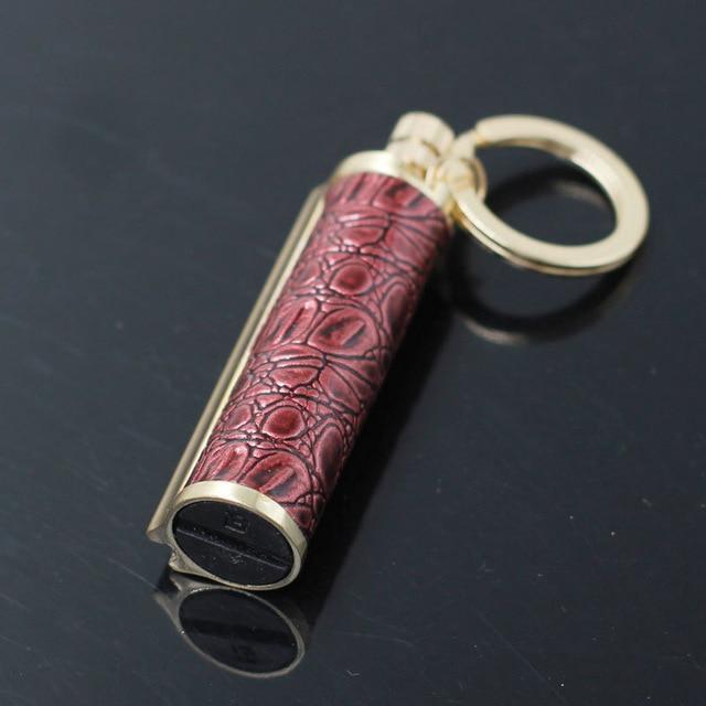 Robustes, wasserdichtes Ölfeuerzeug für Survival & Outdoor-Abenteuer. Nachfüllbar, ideales Geschenk für Männer.