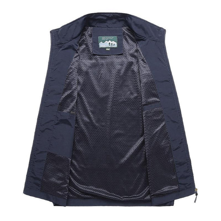 Herren schnelltrocknende Outdoor Weste in Marineblau. Atmungsaktive, leichte Wander- & Anglerweste für Abenteuer.