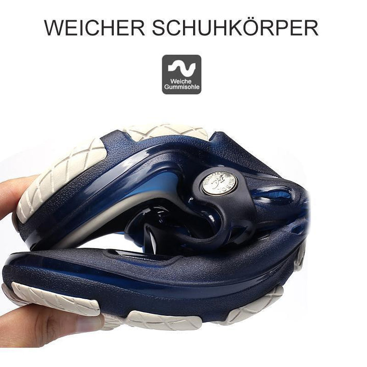 Seitliche Ansicht der leichten Herren Sandalen, rutschfest und bequem für Strand, Pool und Sommer-Spaziergänge.