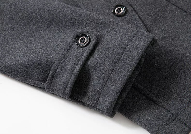 Winddichter Herren Zweiteiler Mantel, elegant und funktional für kalte Wintertage, smarte Herrenmode.