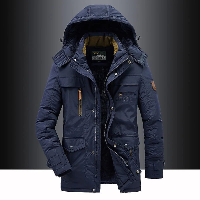 Robuster Herren Parka für den Winter, wattiert & winddicht, hält bei Outdoor-Aktivitäten zuverlässig warm.