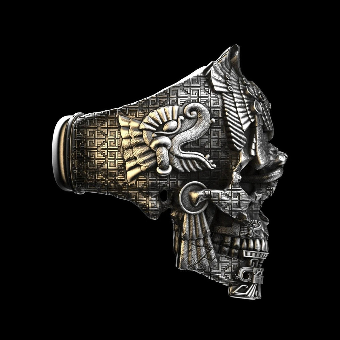 Hochwertiger Herren Totenkopfring aus massivem 925 Sterlingsilber mit fein gearbeiteten Details. Langlebig & stilvoll.