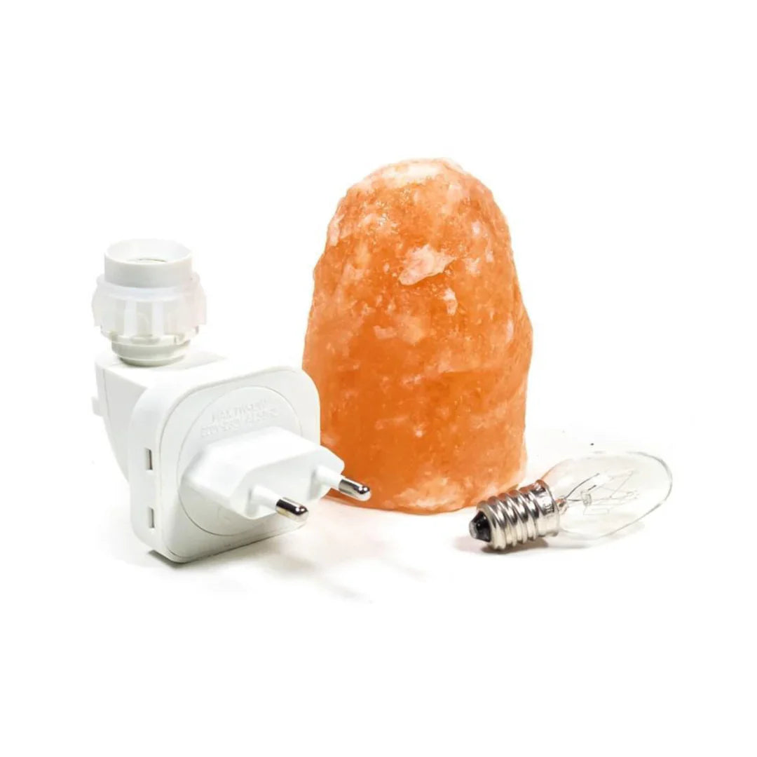 Dekorative Himalaya Salzlampe mit orangefarbenem Schein. Perfekte Geschenkidee für entspannende Wohnatmosphäre & Wohlbefinden.