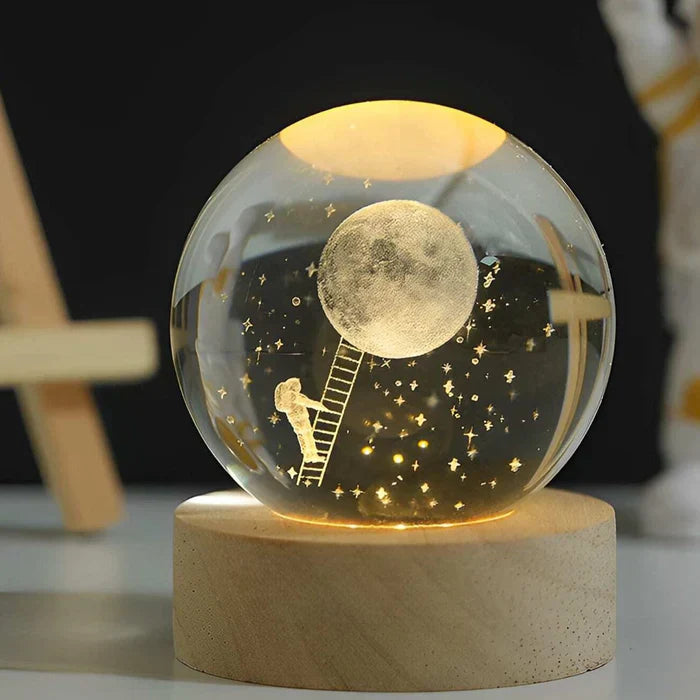 Vielseitige Himmelsleuchte Kugel: Dekoration, Nachtlicht und Galaxie-Projektor in einem. 3D-Design.