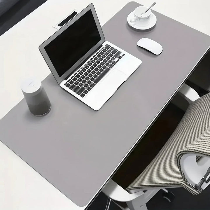 Moderne PU-Leder Schreibtischunterlage für Home-Office. Verbessert den Arbeitsplatz mit Stil & Funktionalität.