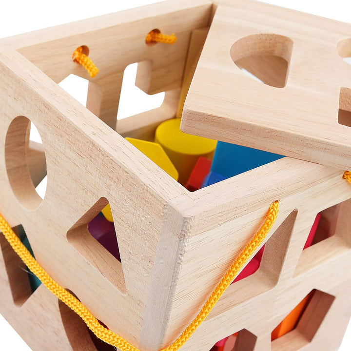 Ideales Babyspielzeug & Geschenk: Holz Lernwürfel für Formen- & Farbenlernen, fördert Entwicklung.