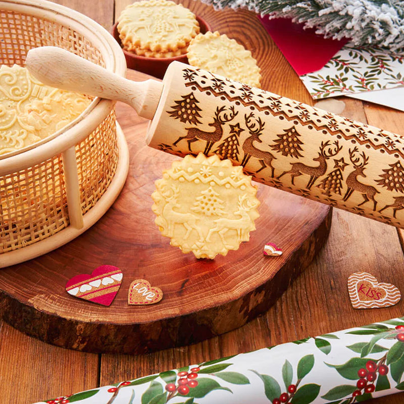 Dekorative Holz-Prägerolle für wunderschöne Keksmuster. Ideal zum Backen einzigartiger, festlicher Weihnachtskekse.