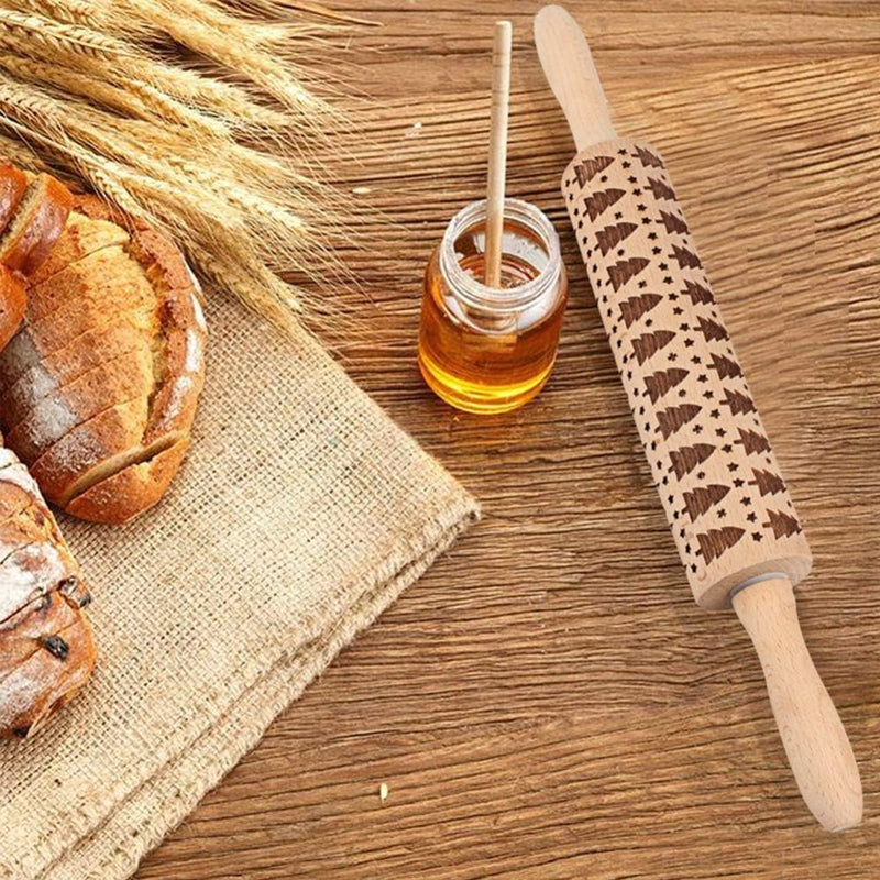 Prägerolle aus Holz mit Weihnachtsmotiven zum Teigprägen. Für selbstgemachte, festliche Weihnachtsplätzchen.