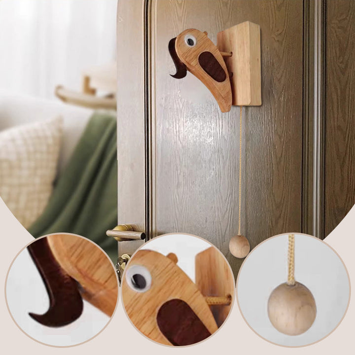 Einzigartiger Türklopfer in Form eines Spechts, handgefertigt aus Holz, ein lustiges Wohnaccessoire.