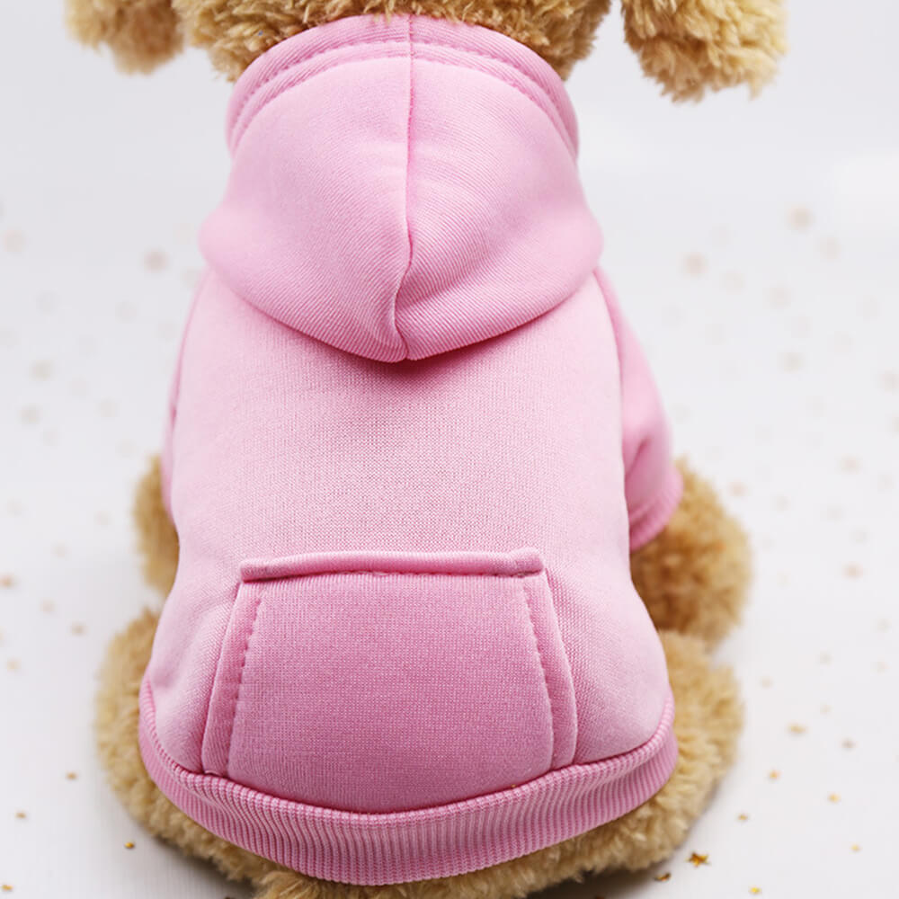 Stilvoller Hundemode Hoodie mit Kapuze. Schicke Winterkleidung für Ihren geliebten Hund.