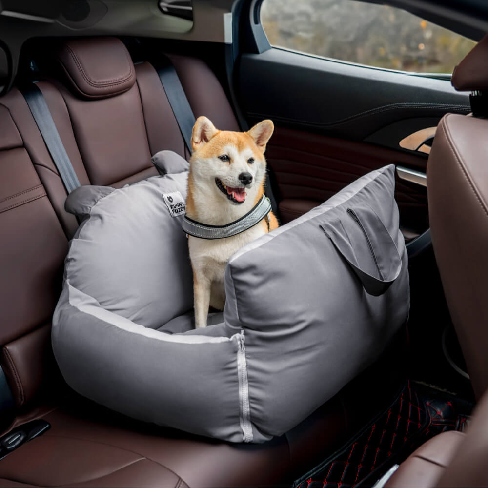 Hunde Autobett im Kofferraum, bietet einen sicheren und gemütlichen Platz für Ihren Hund.