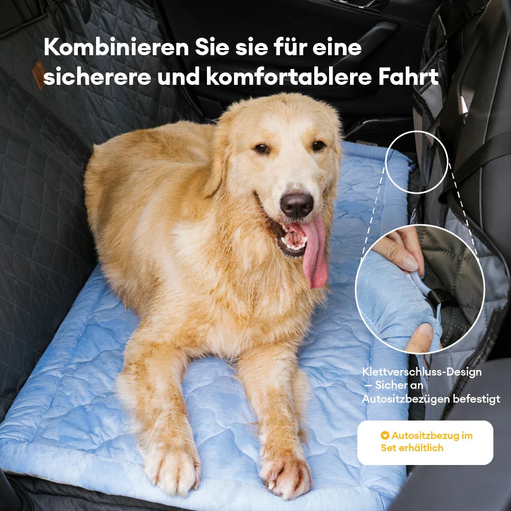 Bequeme Hundematte mit Kühlfunktion für den Autositz, perfekt für Haustierkomfort unterwegs.