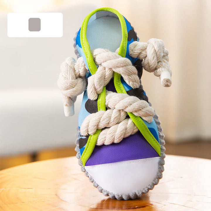 Quietschspielzeug für Hunde in origineller Schuhform. Fördert Bewegung und Spieltrieb. Robust und beißfest.