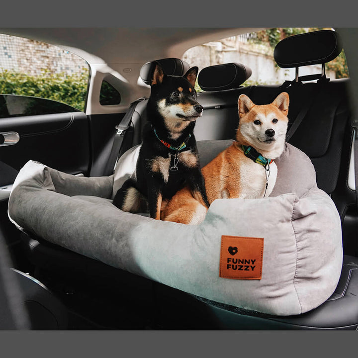 Robustes Hundeautositzbett mit Sicherheitsgurten für kleine bis mittelgroße Hunde. Sicher & bequem.