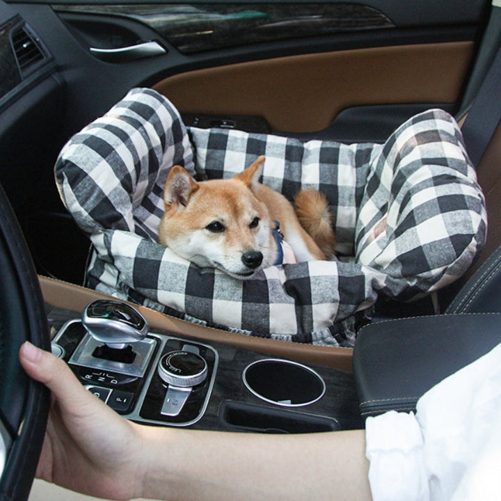 Multifunktionaler Hundeautositz: Als Bett & sicherer Transportkorb nutzbar. Ideal für jeden Ausflug.