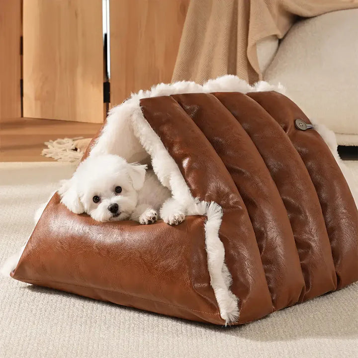 Hundebett und Autositz: Multifunktionales Reisebett für Hunde mit weichem Plüsch und robustem Kunstleder.