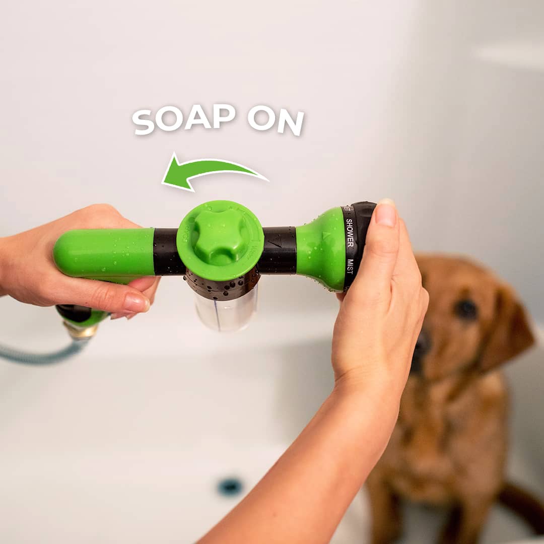 Praktische Hundeduschbrause als Tierzubehör für hygienische und einfache Fellpflege zuhause.