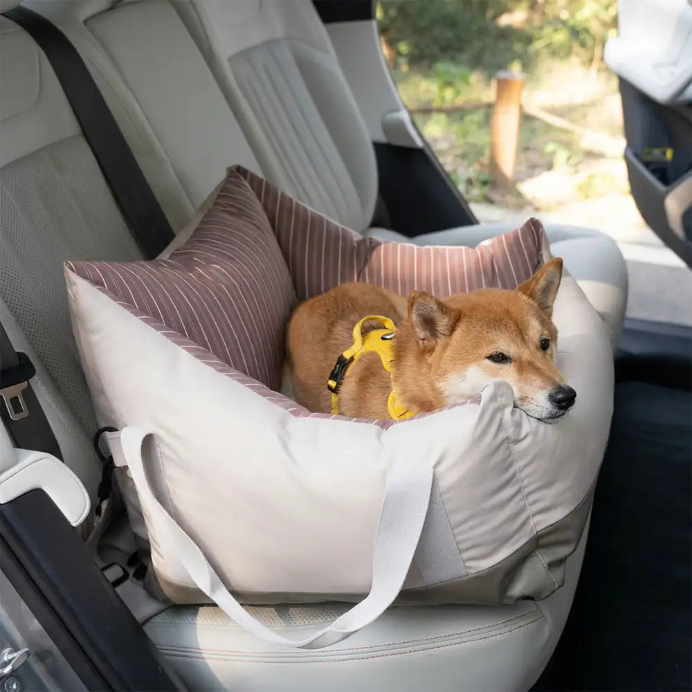 Hundekarre Sitzbett: Modernes Autohundebett, bietet sicheren & bequemen Platz für Ihren Hund auf Reisen.