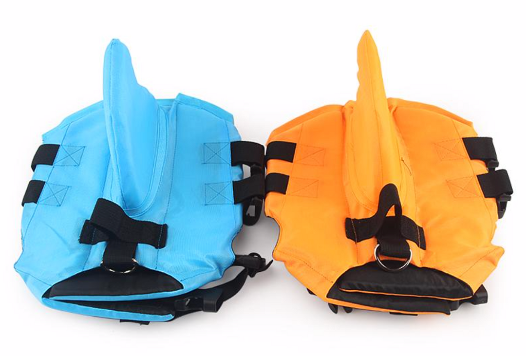Schwimmweste für Hunde, ideal für Strand, See & Flüsse. Bietet optimale Sicherheit beim Schwimmen.