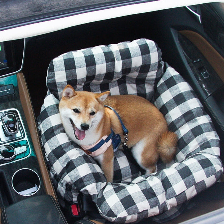 Hochwertiger Hundesitz fürs Auto, robustes Hundebett, ideales Hundezubehör für jede Fahrt.