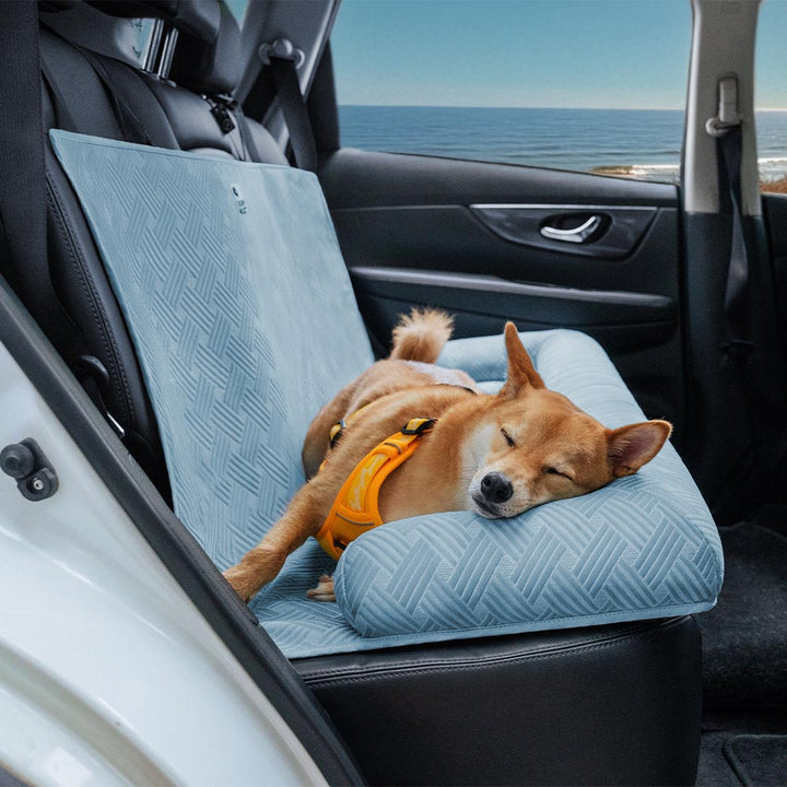 Sicheres Hundesitzbett für Autos, mit Kühlung, ideal für Reisen mit Haustieren.