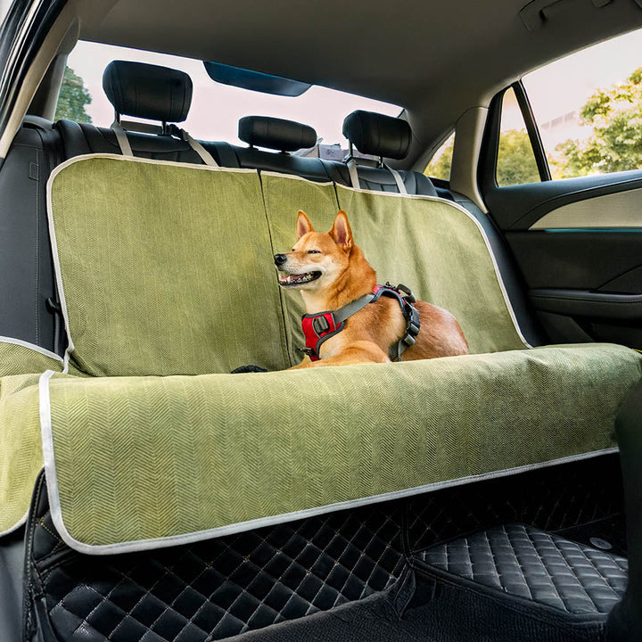 Hundesitzbezug wasserdicht & rutschfest für sichere Autofahrten mit Hund; schützt den Autositz effektiv.