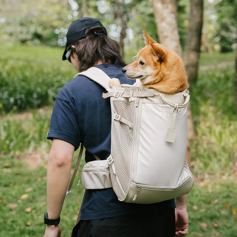 Hundetransport-Rucksack für sichere Reisen; robustes, nachhaltiges Material für Outdoor & Urban Abenteuer.