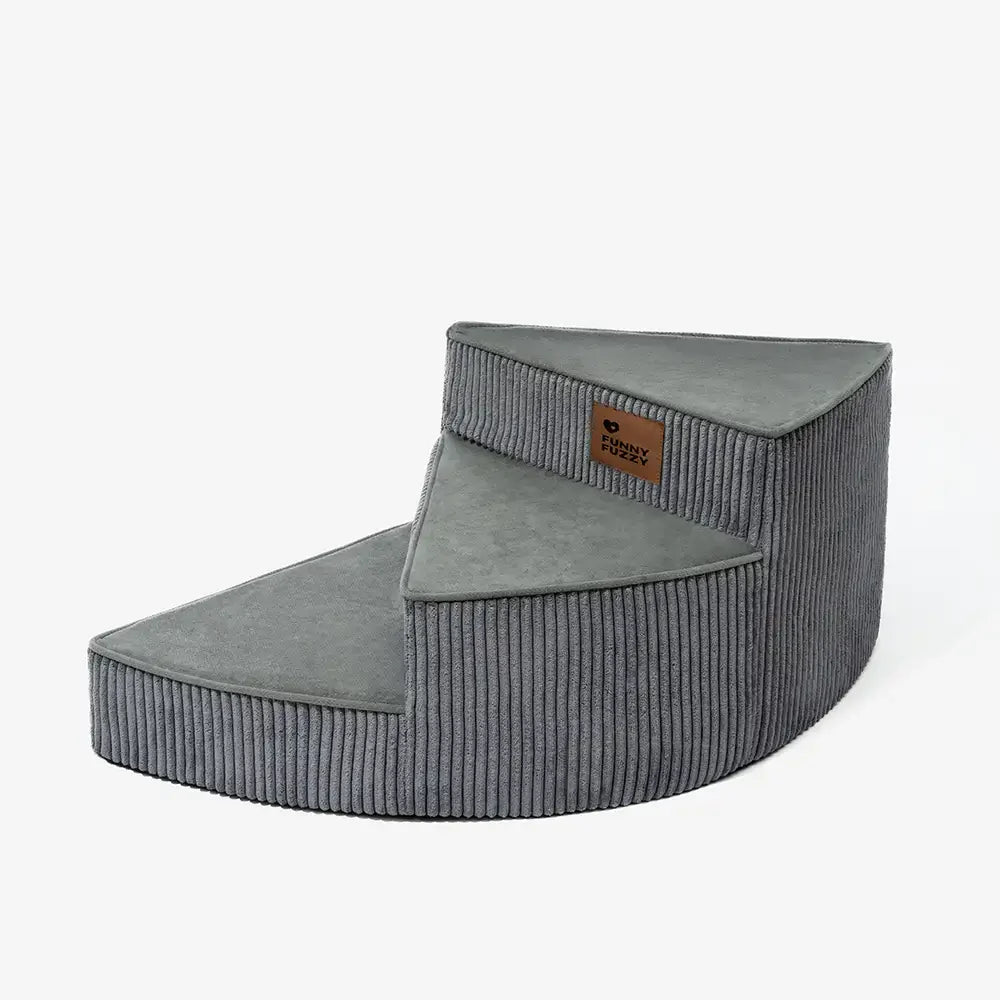 Gelenkschonende Haustiertreppe aus Cord, ideal für ältere Tiere & Welpen.