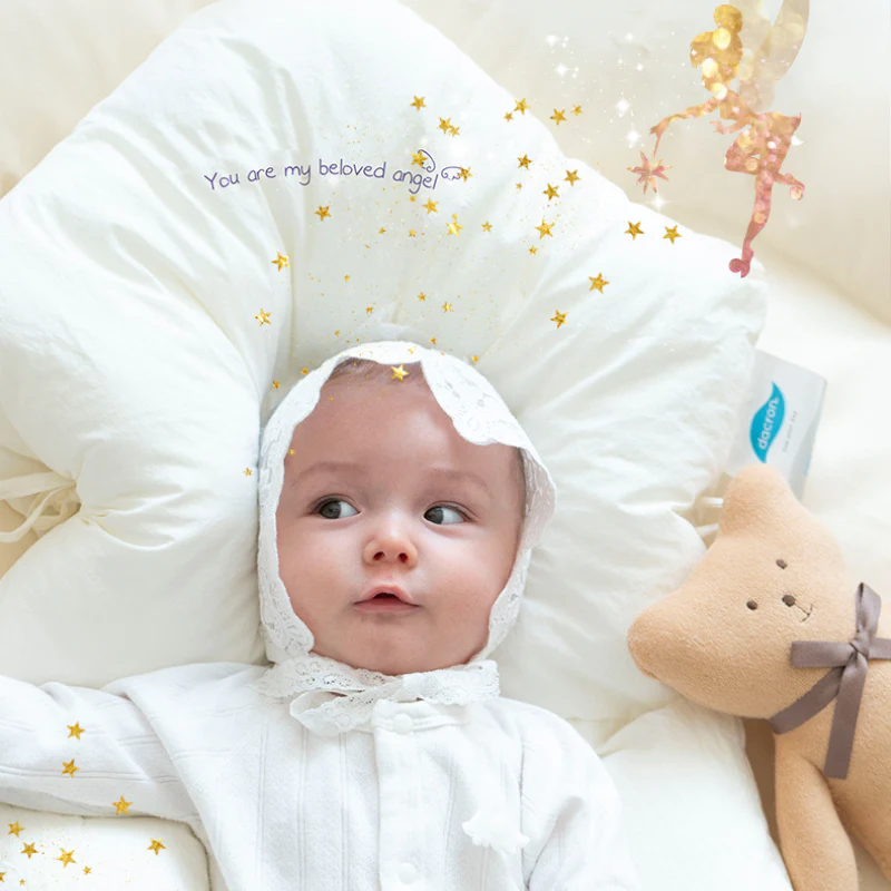 Sicheres hypoallergenes Baby Kopfkissen für Neugeborene & Babys, sorgt für süße Träume und Ruhe.