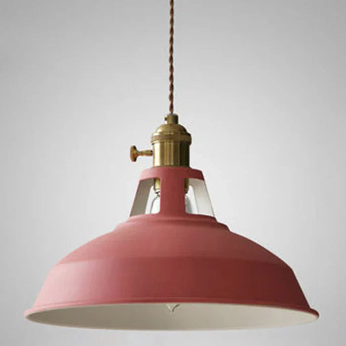 Metall-Küchenlampe im Vintage-Stil, praktische Pendelleuchte für die Arbeitsfläche.