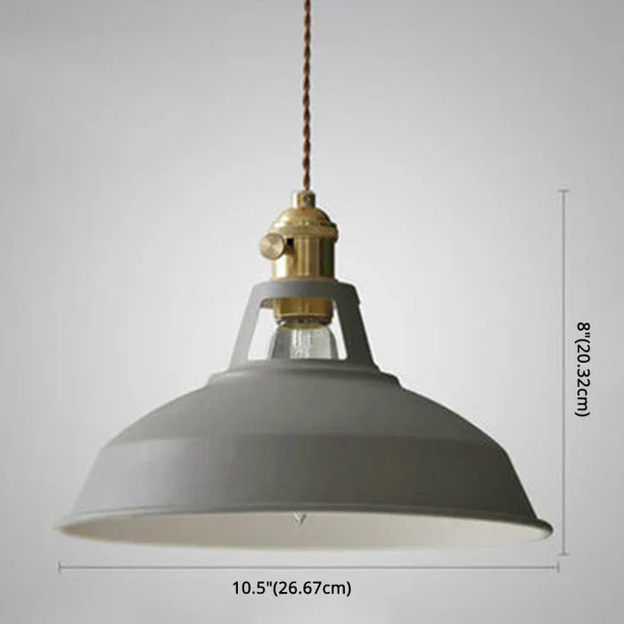 Esszimmerlampe Vintage IronGlow, Metall-Hängelampe mit industriellem Charme.