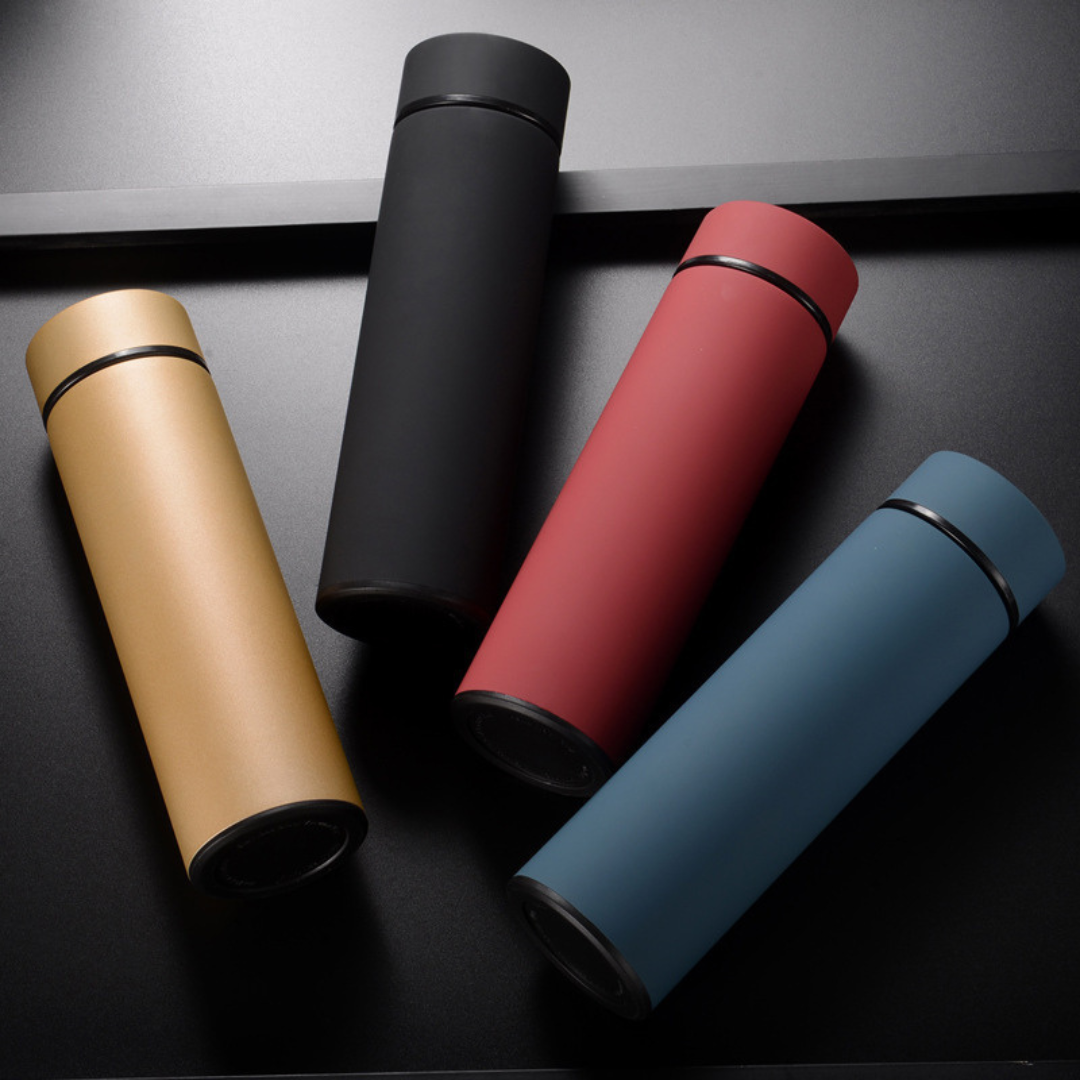 Robuste Reise-Thermosflasche aus Edelstahl für Sport & Outdoor, mit Smart-Funktion & Temperaturanzeige.