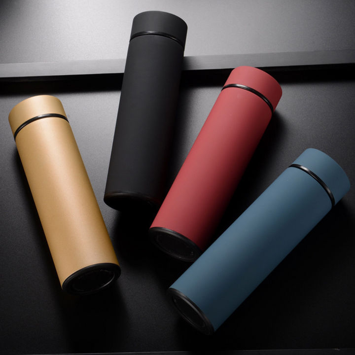 Robuste Reise-Thermosflasche aus Edelstahl für Sport & Outdoor, mit Smart-Funktion & Temperaturanzeige.