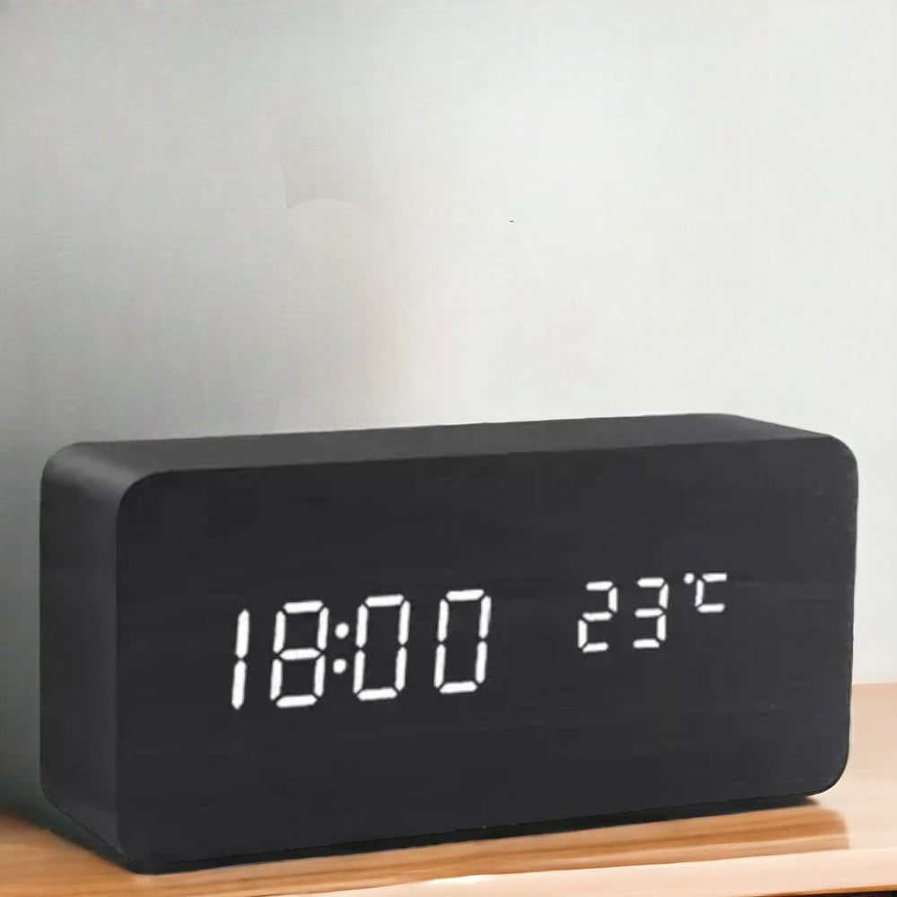 Moderne Digitaluhr in Holzoptik mit LED-Anzeige, Wecker & Temperatur. Perfekt für Nachttisch & Büro.