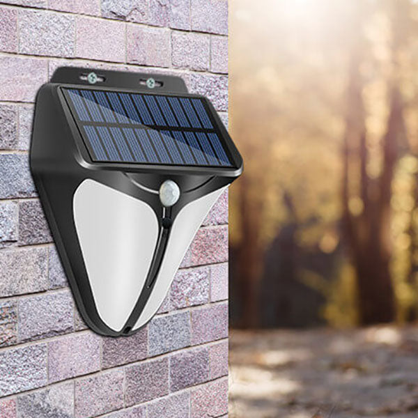 Dreieckige Solar LED Außenleuchte mit Bewegungssensor, wasserdicht, energiesparend für Garten, Hof & Zaun.