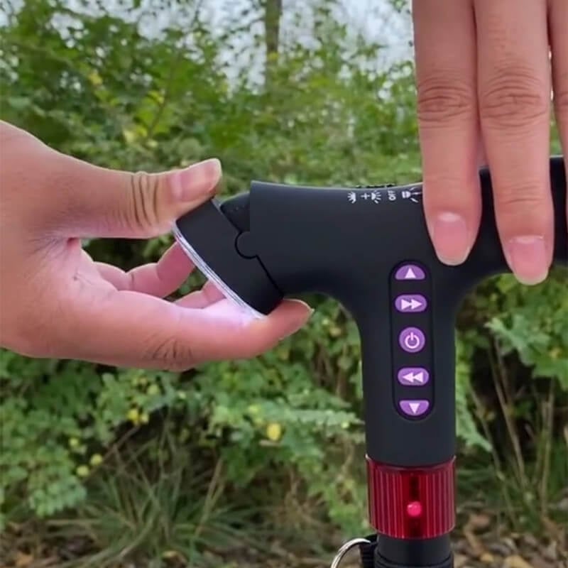 Sicherheits-Gehstock für Damen & Herren; die Gehhilfe mit Sturzalarm und LED-Licht erhöht die Sicherheit beim Gehen.