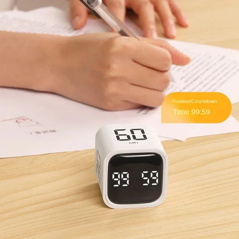 Intelligenter Würfel-Timer mit Gravity-Sensor für effektives Zeitmanagement im Büro und Studium.