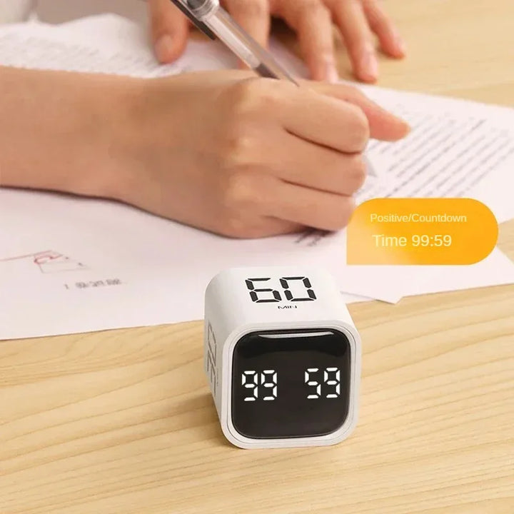 Intelligenter Würfel-Timer mit Gravity-Sensor für effektives Zeitmanagement im Büro und Studium.