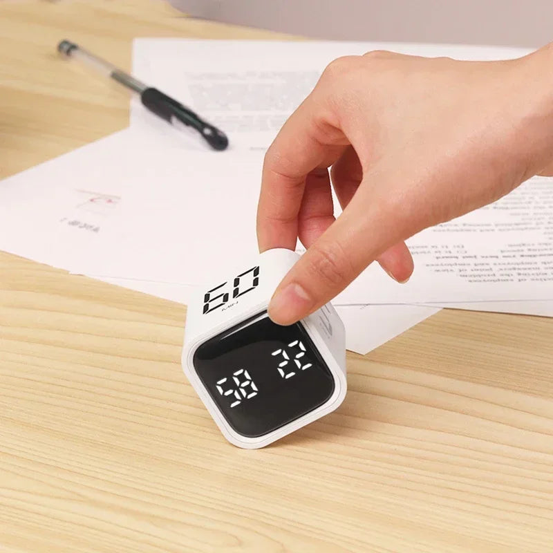 Digitaler Würfel-Timer mit Schwerkraftsensor, perfekt als Lerntimer oder Produktivitätstool für Studenten.
