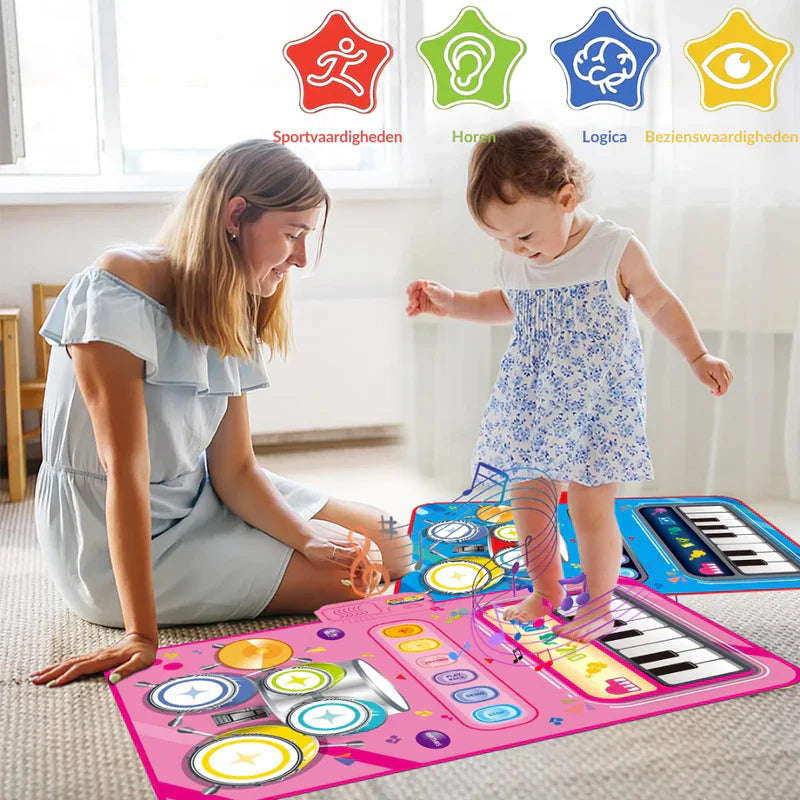 Kind spielt auf interaktiver Musikmatte, lernt spielerisch Töne & Rhythmen, ideal für Kleinkinder.