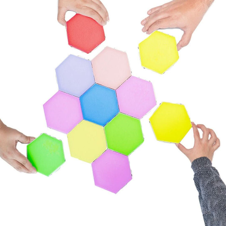 Interaktive sechseckige GlowHex LED-Wandbeleuchtung, modular für smartes RGB-Stimmungslicht und modernes Home Decor.