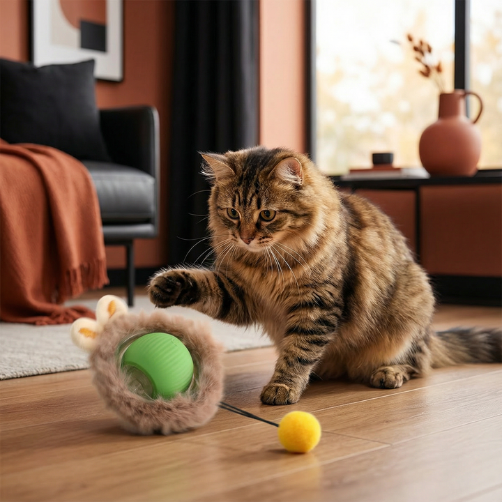 Interaktiver Fellball für Katzen, weich und animierend, fördert den Jagdinstinkt.