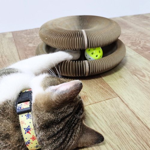 Vielseitiger Kratzball & Spielball für Katzen. Robustes Katzenspielzeug aus Sisal & Holz, fördert Aktivität & Kratzgewohnheiten.