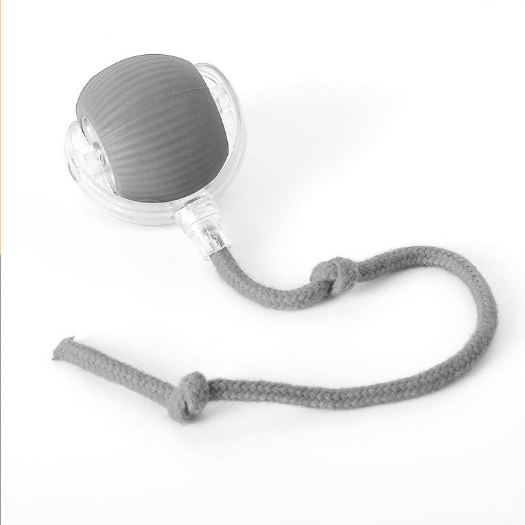 Geschenk für Katzen: Interaktiver Spielball mit langem Plüschschwanz, fördert aktives Spiel gegen Langeweile.