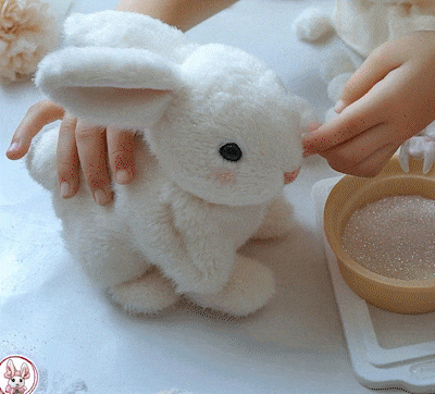 Lebendiges interaktives KuschelHasi Plüschtier, ideal für Kleinkinder; ein kuscheliger, spielerischer Stofftier-Freund.