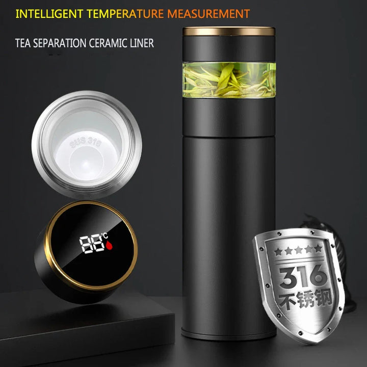 Edelstahl-Trinkflasche 450 ml BPA-frei, mit integriertem Teesieb und smarter Temperaturanzeige.