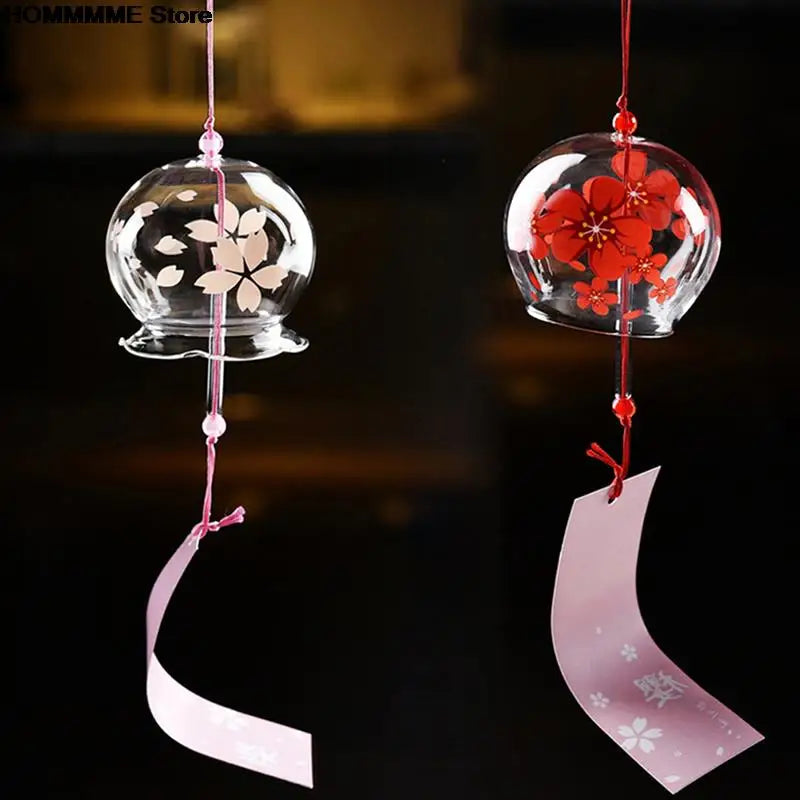 Japanische Glas-Windglocke Hanabira, handgefertigt, klarer Klang. Ideal für Garten, Balkon und Wohnkultur.