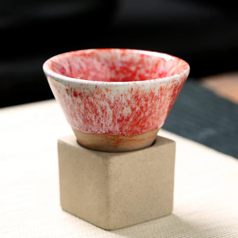 Japanisches Kunsthandwerk: Handgemachte Keramiktasse für Kaffee & Tee. Langlebiges Geschirr für Ihr Zuhause.