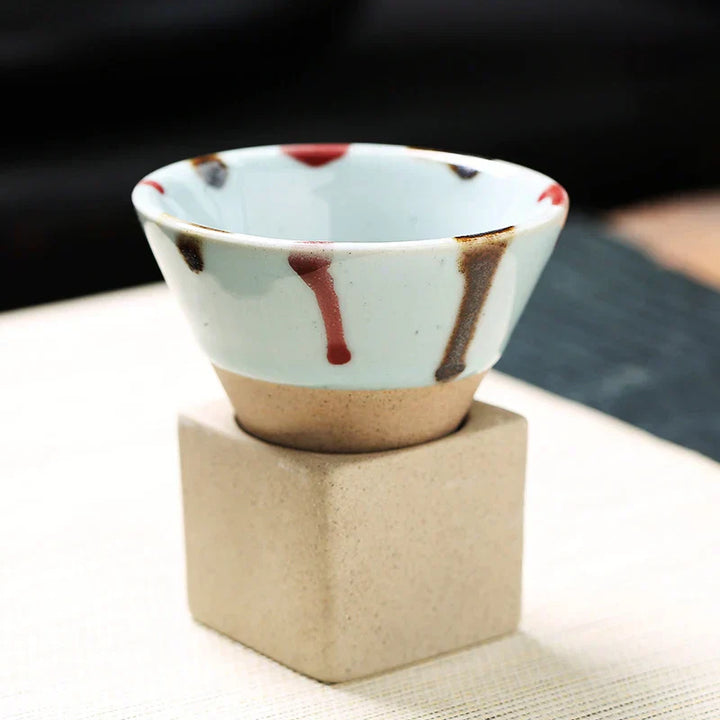 Zeitlose handgefertigte japanische Keramik Kaffeetasse. Auch ideal als Teetasse. Edles Design für Zuhause.