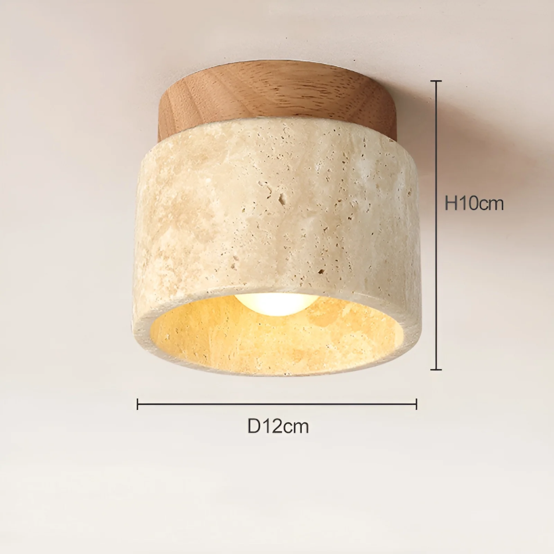 Elegante Wabi Sabi Deckenleuchte mit Travertin und Holz. LED-Downlight für warmes Ambiente in Schlafzimmer und Flur.